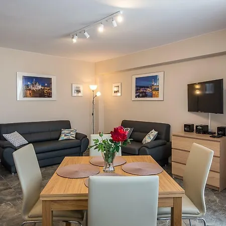 Apartment On Foot