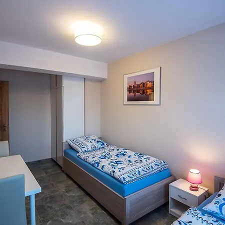 Apartment On Foot