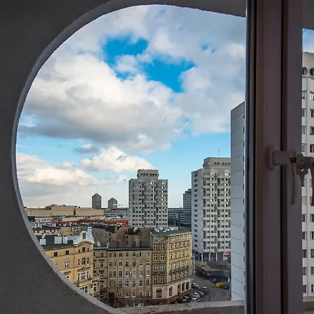 Apartment On Foot *