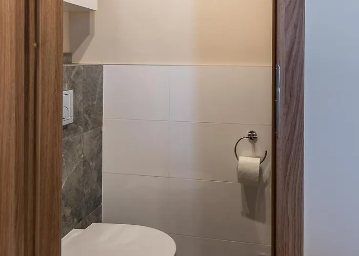 アパート On Foot